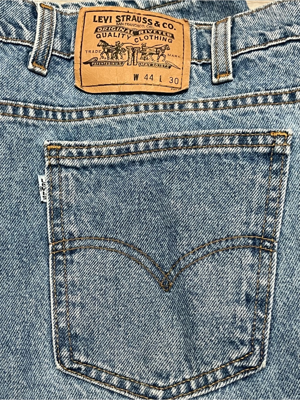 Vintage Levi’s 601 MADE IN USA Size 42x29 Blue Jeans GUC 90’s White Tab Rare Y2K